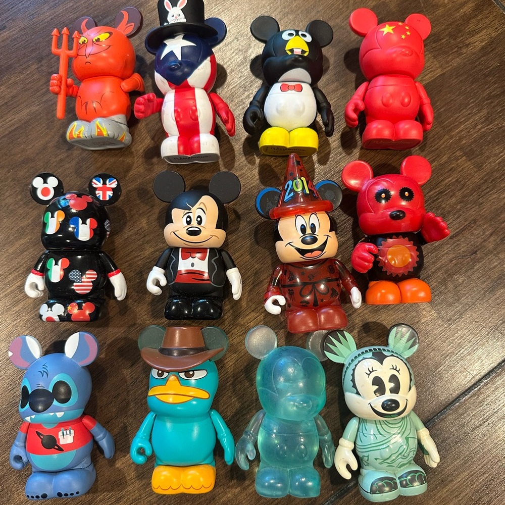 Disney Action Figures Red and Blue Playset